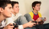 Bất Lực Với Em Út Tuổi Teen Khó Bảo